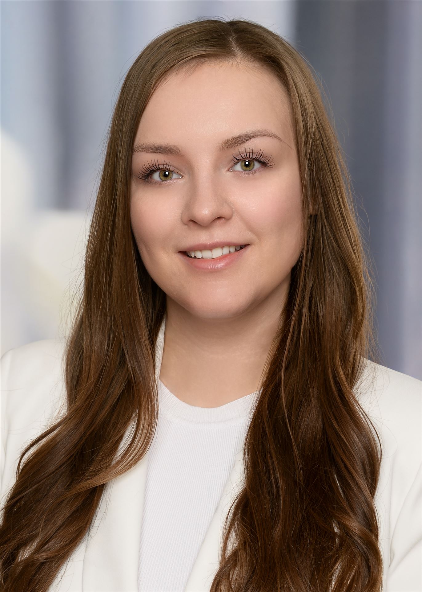 Bewerbungsfoto Günzburg – sympathisches Portrait hell