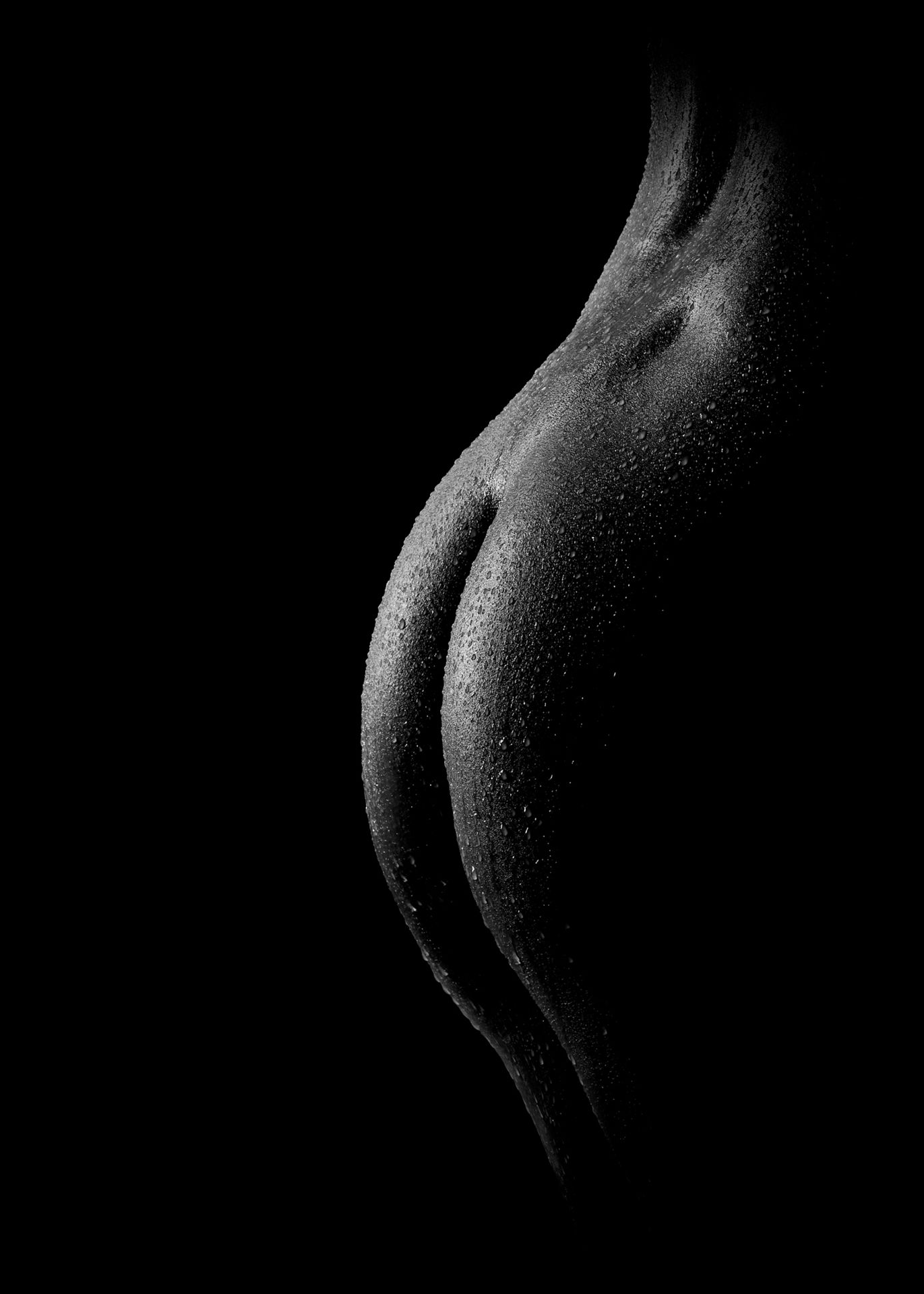 Schwarzweiß-Aktfotografie – sanftes Seitenlicht und feine Tonabstufungen | Fotostudio Denk Günzburg